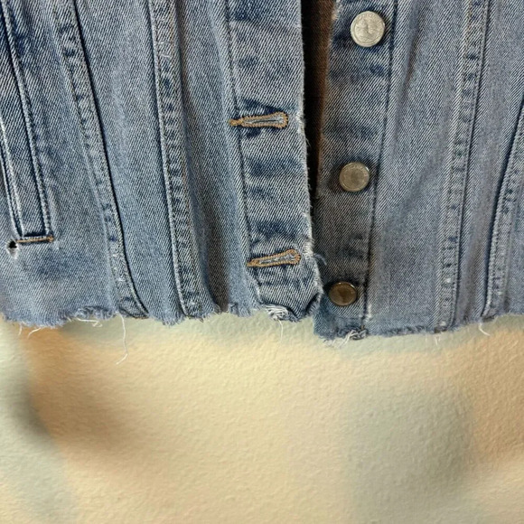 Blank NYC Distressed Cropped Raw Hem Light Denim Jacket Size Small - Picture 3 of 7